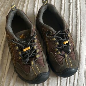 Kids Keen sz 13 Brown and Gray Hiking Boots / Shoes Low Top